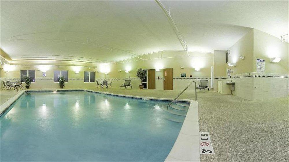 Holiday Inn Express & Suites Logan, An Ihg Hotel Esterno foto