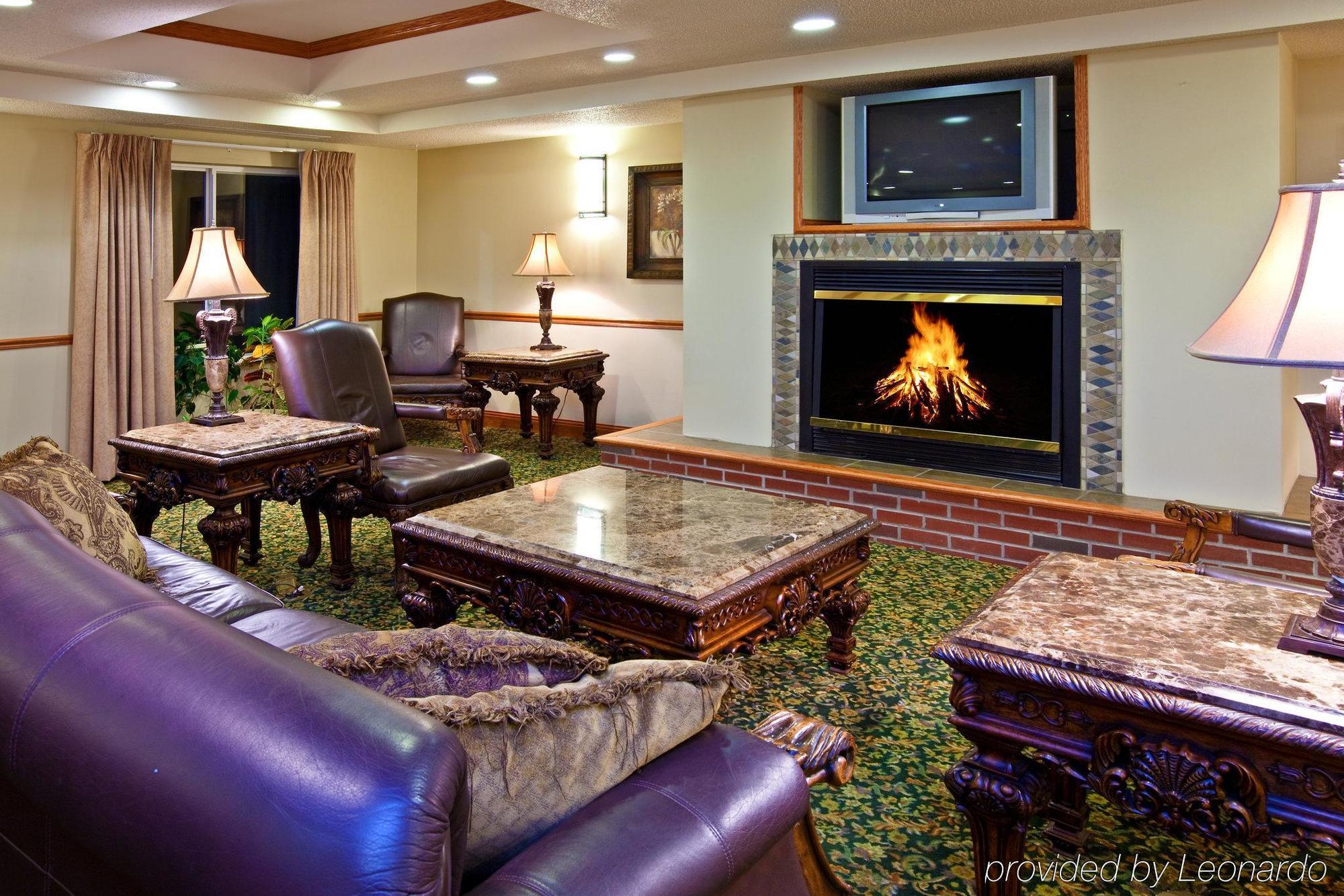 Holiday Inn Express & Suites Logan, An Ihg Hotel Interno foto