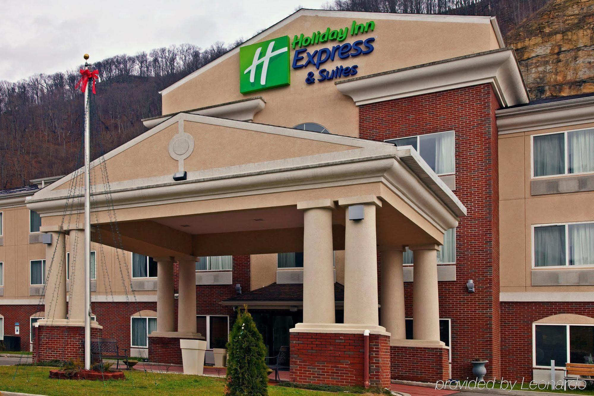 Holiday Inn Express & Suites Logan, An Ihg Hotel Esterno foto
