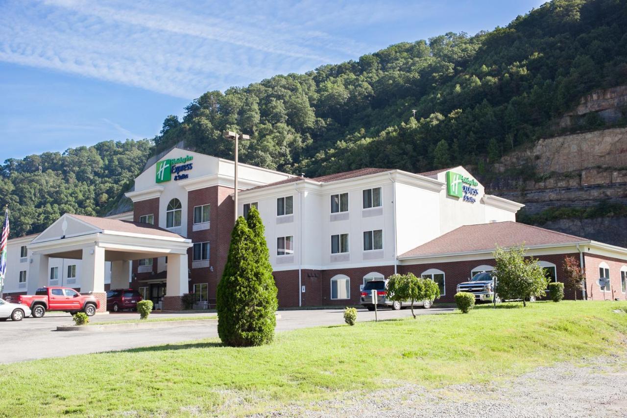 Holiday Inn Express & Suites Logan, An Ihg Hotel Esterno foto